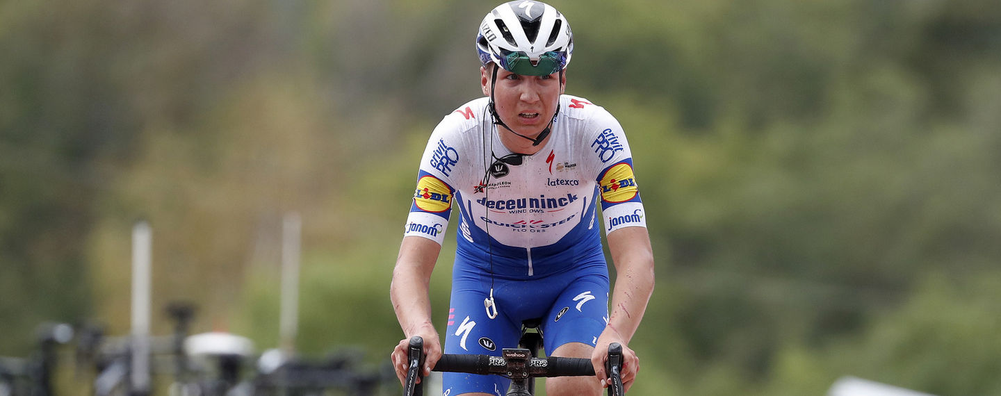 Vansevenant impresses on Flèche Wallonne debut