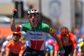 Elia Viviani starts the season with a bang in Tour Down Under