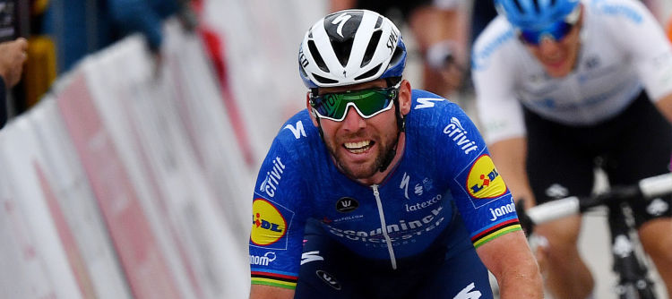 Mark Cavendish takes his 150th pro win